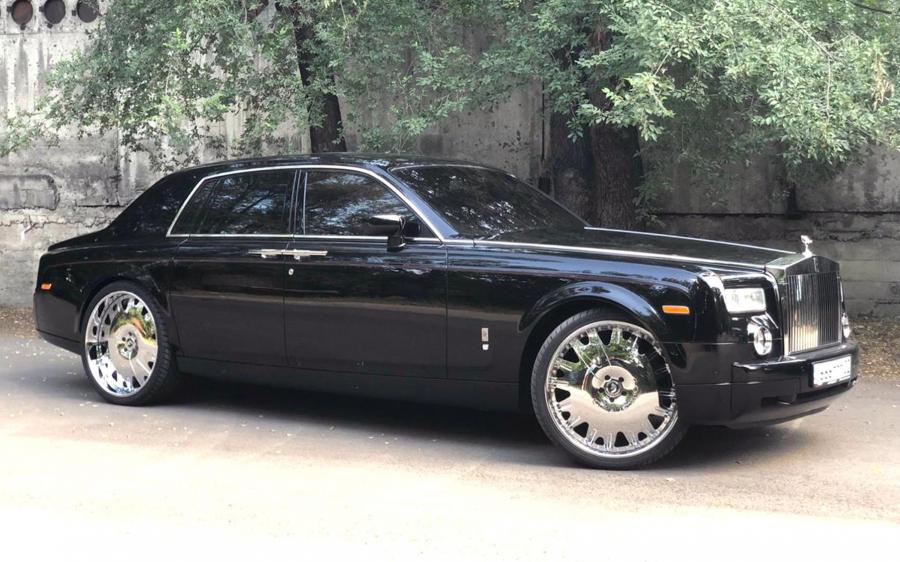Rolls-Royce Phantom on Forgiato Wheels (Enzo-L) '2019